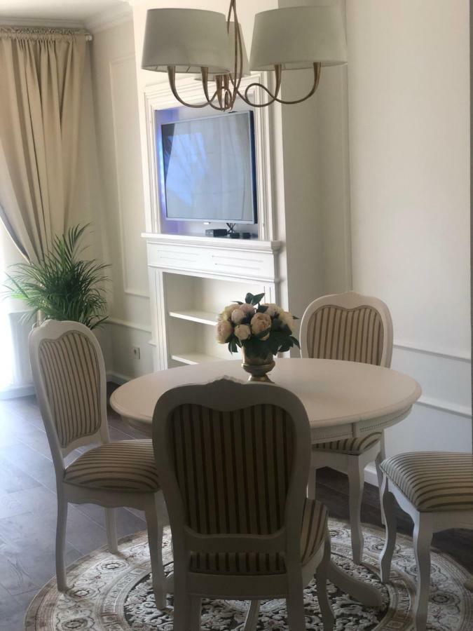 Apartment In Old Town ไคลเพดา ภายนอก รูปภาพ
